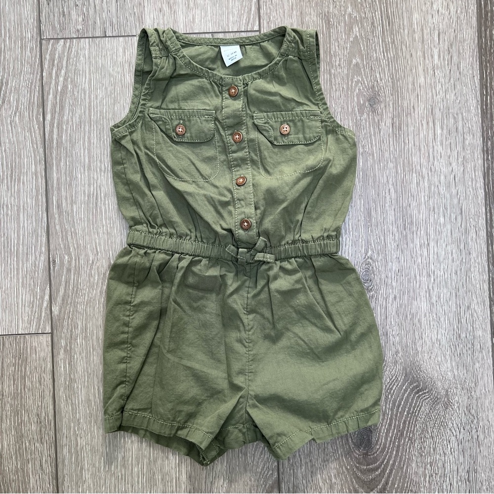 OLD NAVY SLEEVELESS TOP AND SHORTS ROMPER GREEN 12-18MO
